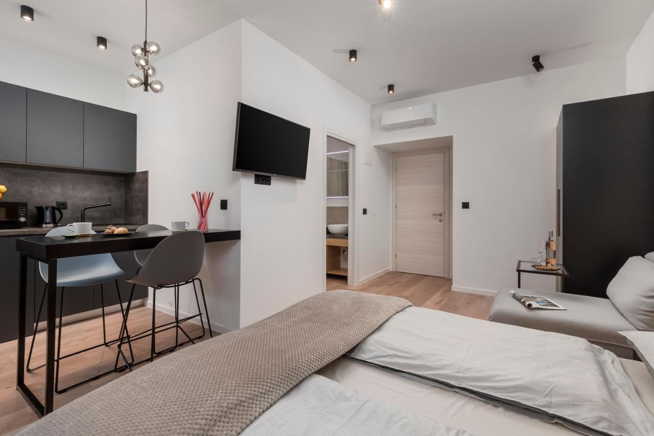 Deluxe Apartments "In The Center" ริเยกา ภายนอก รูปภาพ