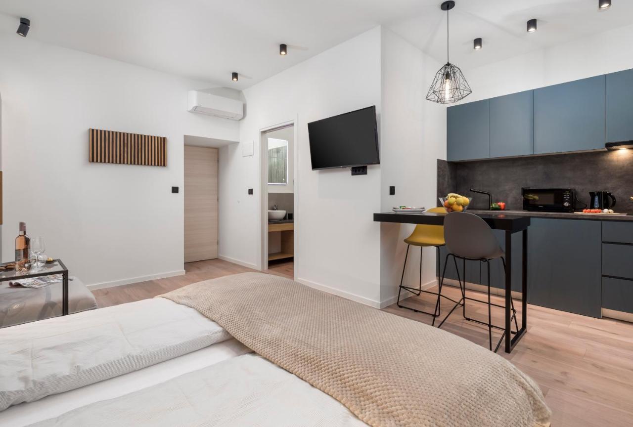 Deluxe Apartments "In The Center" ริเยกา ภายนอก รูปภาพ